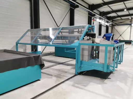 MACHINE DE DOSAGE 2K POUR COLLAGE DE PANNEAUX SANDWICH